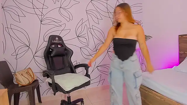 Snapshot of merida_06 chatting on November 2025 10:44:02 PM merida 06 online show from November 2025 10:44:02 PM