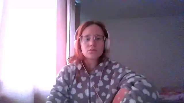 LuckySLove online show from June 2026 05:35:01 PM