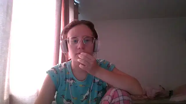 LuckySLove online show from July 2026 03:50:01 PM