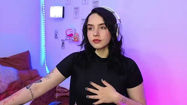 Emily Lindey online show from February 2026 03:33:01 AM