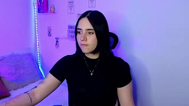 Emily Lindey online show from March 2026 05:33:02 AM