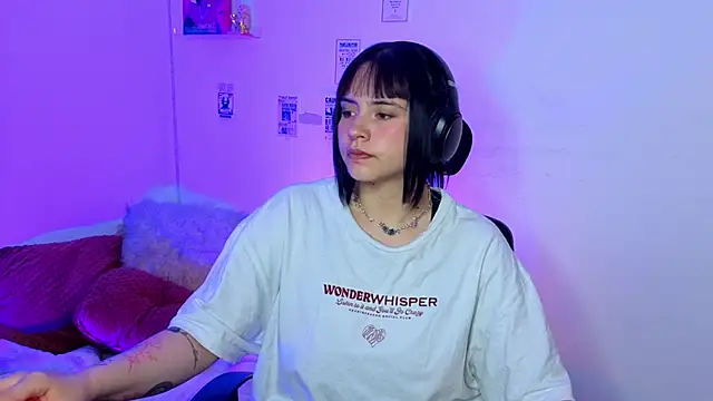 Emily Lindey online show from April 2026 06:19:01 AM