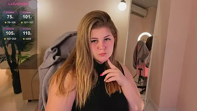 Scarlet Sinera online show from November 2025 11:38:02 PM