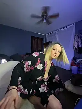 Snapshot of queenkelly1234 chatting on March 2026 06:44:01 PM queenkelly1234 online show from March 2026 06:44:01 PM