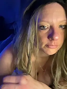Snapshot of queenkelly1234 chatting on March 2026 03:45:02 AM queenkelly1234 online show from March 2026 03:45:02 AM