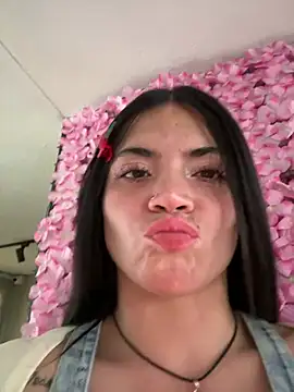 PamelaJonsom  online show from April 2026 11:27:01 AM