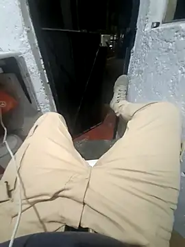 Snapshot of Raczos chatting on December 2025 03:45:02 AM Raczos online show from December 2025 03:45:02 AM