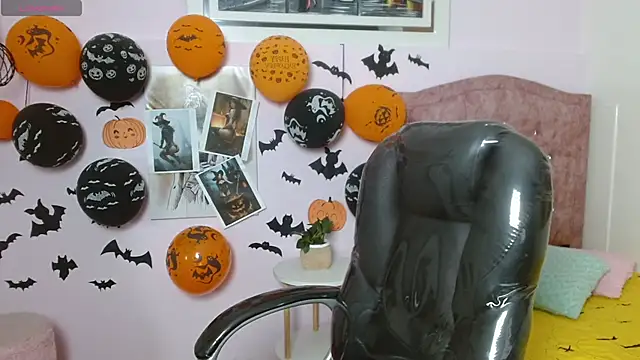 Snapshot of AmethystShadow17 chatting on October 2025 01:45:01 PM AmethystShadow17 online show from October 2025 01:45:01 PM