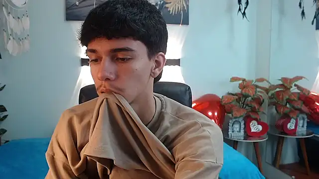 Snapshot of AmethystShadow17 chatting on April 2026 09:20:02 PM AmethystShadow17 online show from April 2026 09:20:02 PM