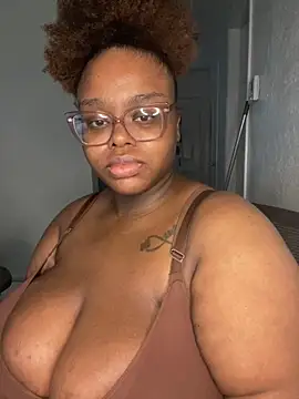 Snapshot of paradisewithangel chatting on April 2026 06:09:01 PM paradisewithangel online show from April 2026 06:09:01 PM