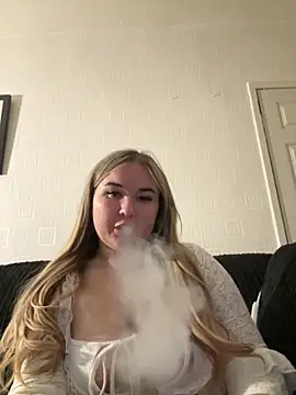 Snapshot of Princessvoltage chatting on October 2025 11:40:02 PM Princessvoltage online show from October 2025 11:40:02 PM