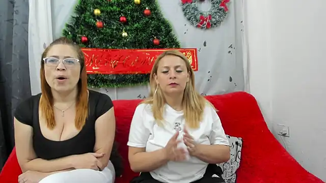 Snapshot of lesb_milf chatting on December 2024 09:22:01 PM lesb milf online show from December 2024 09:22:01 PM