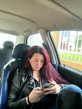 Zoe fire online show from October 2025 12:05:02 PM