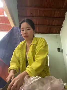 Listen-ly online show from December 2025 04:40:01 AM