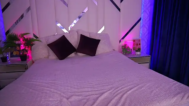 CuteeFoxy online show from October 2025 01:54:02 PM