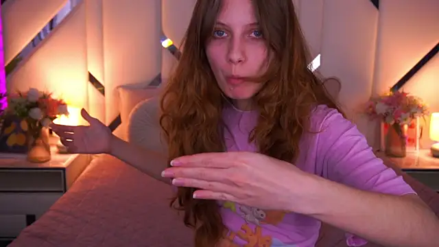 CuteeFoxy online show from April 2026 02:18:02 PM