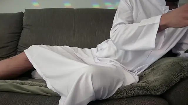 Snapshot of yournextguy chatting on April 2026 09:43:02 AM yournextguy online show from April 2026 09:43:02 AM