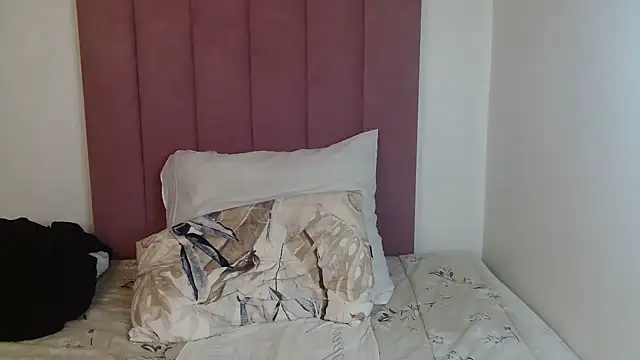 Snapshot of Bubbles156 chatting on November 2025 02:01:01 PM Bubbles156 online show from November 2025 02:01:01 PM