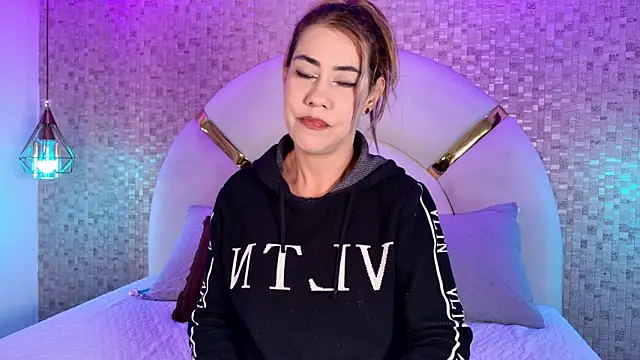 emmy rose25 online show from March 2026 11:57:01 AM