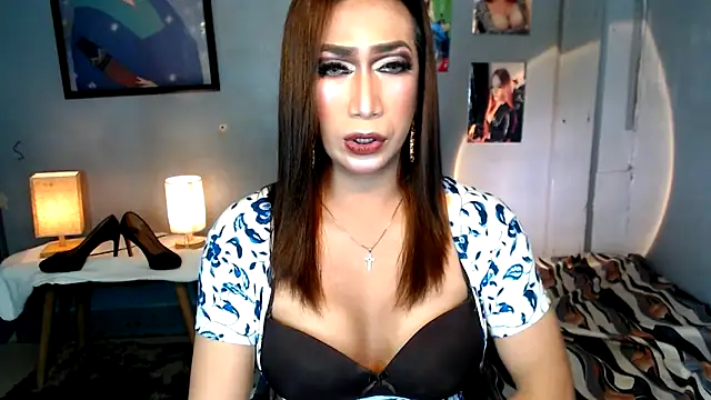 littleredbunny27 online show from May 2026 08:10:02 PM