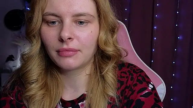 Snapshot of newday-off chatting on October 2025 06:20:02 PM newday-off online show from October 2025 06:20:02 PM