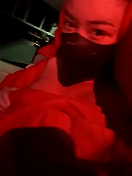 Snapshot of noe-00 chatting on October 2025 10:33:02 AM noe-00 online show from October 2025 10:33:02 AM