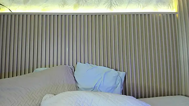 Snapshot of I_karly chatting on November 2025 01:43:01 PM I karly online show from November 2025 01:43:01 PM