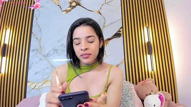 Snapshot of I_karly chatting on November 2025 12:40:01 PM I karly online show from November 2025 12:40:01 PM