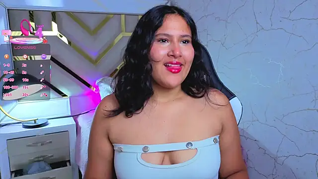 Snapshot of luna_jonezz chatting on November 2025 11:10:03 AM luna jonezz online show from November 2025 11:10:03 AM