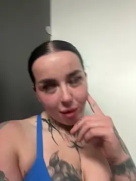 Snapshot of lucycoxxoxo chatting on May 2026 11:34:04 PM lucycoxxoxo online show from May 2026 11:34:04 PM