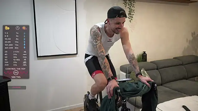 monsieurguitsxxx online show from February 2026 04:04:02 PM