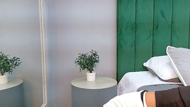 Snapshot of NaughtyHally_ chatting on June 2026 12:22:01 PM NaughtyHally online show from June 2026 12:22:01 PM