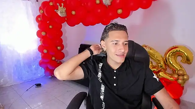 Hayden Boy  online show from November 2025 07:13:02 PM