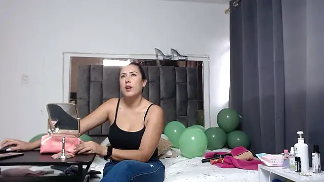 Snapshot of Salmma_Milf chatting on March 2026 11:46:02 AM Salmma Milf online show from March 2026 11:46:02 AM