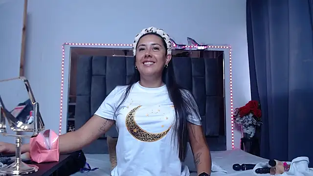 Snapshot of Salmma_Milf chatting on April 2026 11:55:02 AM Salmma Milf online show from April 2026 11:55:02 AM