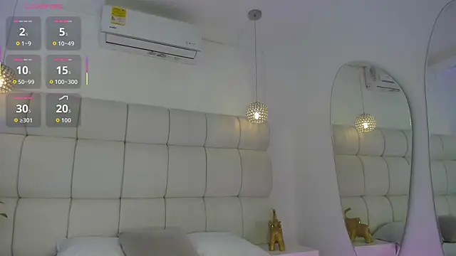 Emili  Jackson online show from November 2025 03:43:02 AM