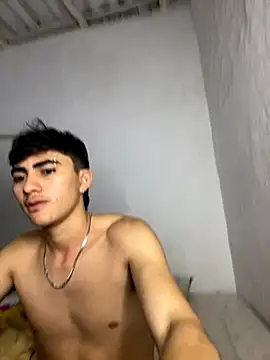 Snapshot of Myke_hotxxx chatting on November 2025 03:17:01 AM Myke hotxxx online show from November 2025 03:17:01 AM