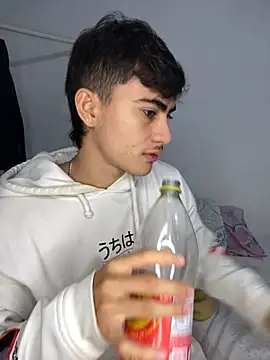 Snapshot of Myke_hotxxx chatting on November 2025 03:23:01 AM Myke hotxxx online show from November 2025 03:23:01 AM