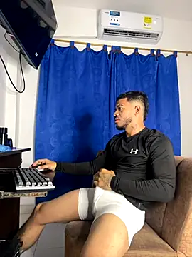 Kylian Alessandro online show from November 2025 06:34:01 AM