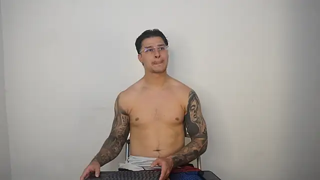 Snapshot of Dominick_walker chatting on March 2026 05:27:01 PM Dominick walker online show from March 2026 05:27:01 PM