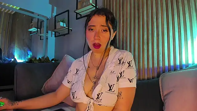 Snapshot of JuliethCruz_ chatting on June 2026 07:29:01 PM JuliethCruz online show from June 2026 07:29:01 PM