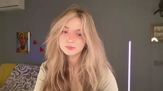 Snapshot of BellaSink chatting on March 2026 05:37:02 AM BellaSink online show from March 2026 05:37:02 AM