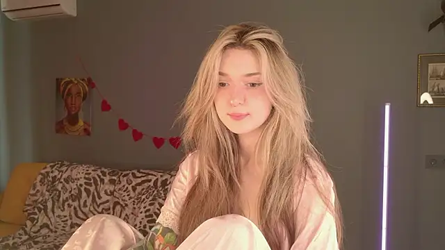 Snapshot of BellaSink chatting on March 2026 05:33:02 AM BellaSink online show from March 2026 05:33:02 AM