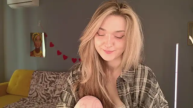 Snapshot of BellaSink chatting on March 2026 05:35:01 AM BellaSink online show from March 2026 05:35:01 AM