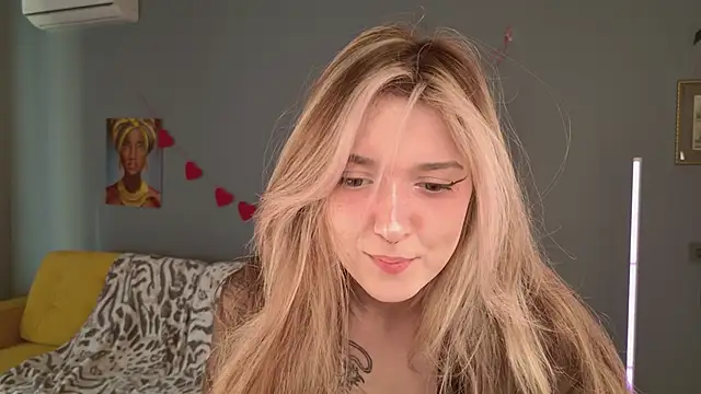 Snapshot of BellaSink chatting on March 2026 05:35:01 AM BellaSink online show from March 2026 05:35:01 AM