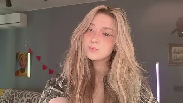 Snapshot of BellaSink chatting on March 2026 05:35:01 AM BellaSink online show from March 2026 05:35:01 AM