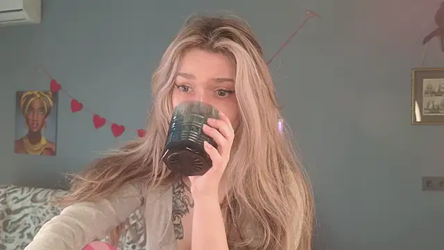 Snapshot of BellaSink chatting on March 2026 05:40:02 AM BellaSink online show from March 2026 05:40:02 AM