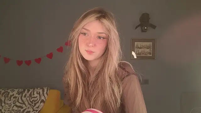 Snapshot of BellaSink chatting on April 2026 05:40:01 AM BellaSink online show from April 2026 05:40:01 AM