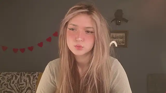 Snapshot of BellaSink chatting on April 2026 05:34:02 AM BellaSink online show from April 2026 05:34:02 AM