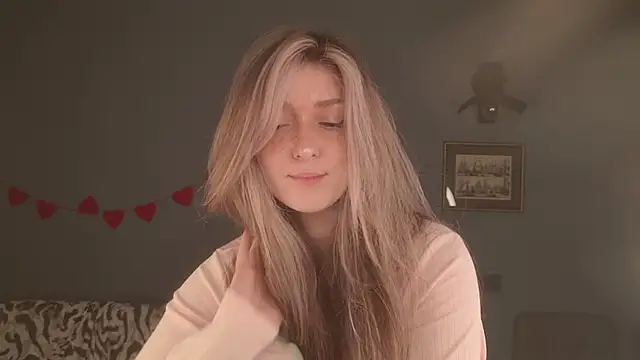 Snapshot of BellaSink chatting on April 2026 05:34:01 AM BellaSink online show from April 2026 05:34:01 AM